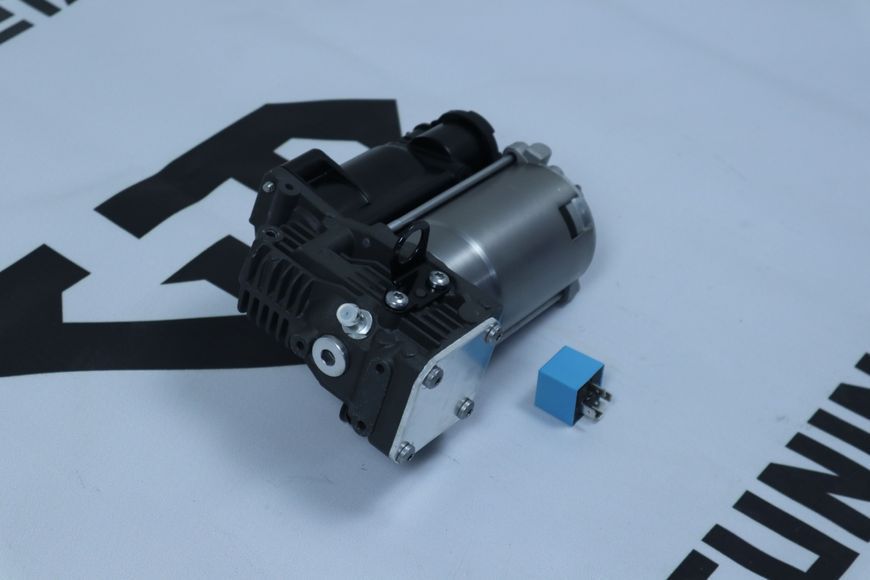 Компресор пневмопідвіски на Mercedes W166 / X166 / C292 (2011-2019) A1663200204 фото