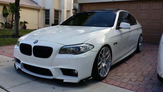 Передний бампер BMW F10 F11 (2010-2017) стиль M5 под ПТФ BMWF10-105 фото