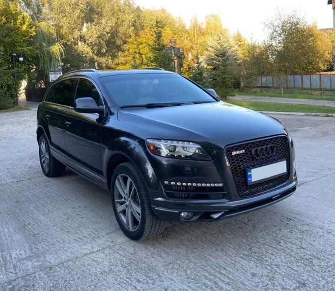 Решітка радіатора Audi Q7 4L (2005-2015) чорна в стилі RS Q7-RS142 фото
