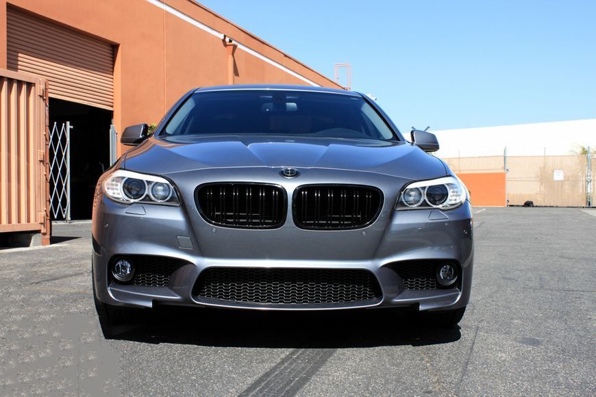 Передний бампер BMW F10 F11 (2010-2017) стиль M5 под ПТФ BMWF10-105 фото