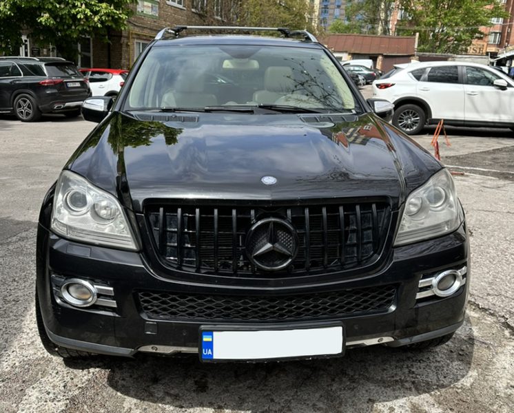 Решетка радиатора Mercedes GL-Class X164 (2006-2009) в стиле Diamond Черная MB-X164065 фото