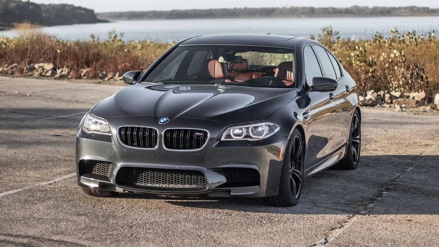 Передний бампер BMW F10 F11 (2010-2017) стиль M5 BMWF10-102 фото