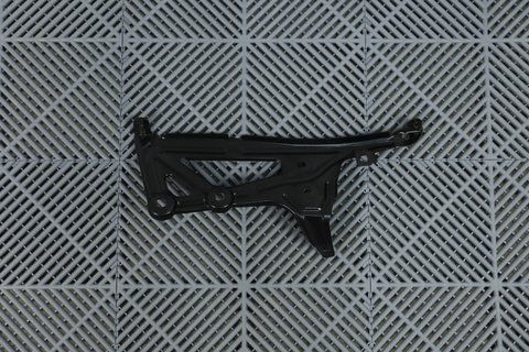 Кронштейн крепления крыла на BMW X1 F48 (41007427129) Левый 41007427129 фото
