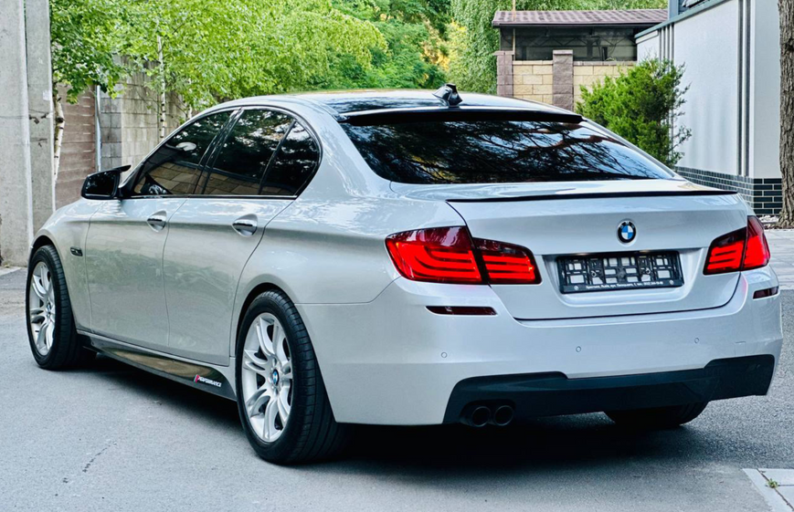 Задний бампер BMW F10 (2010-2017) стиль M-Paket 217 фото