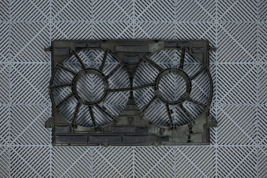 Корпус вентилятора на Audi A4 B9 (8W0121207A) 8W0121207A фото