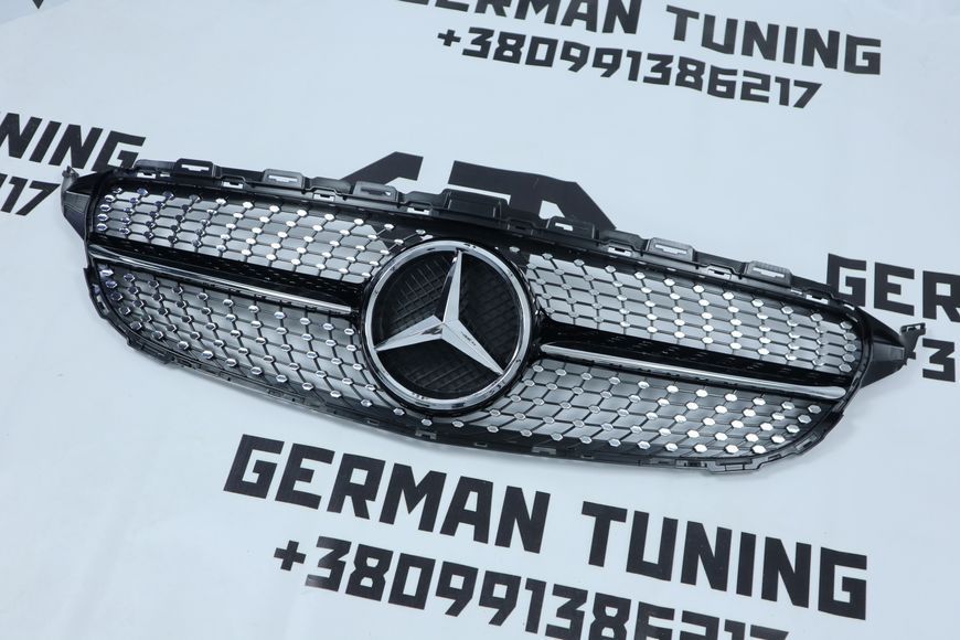 Решетка радиатора Mercedes C-Class W205 (2014-2018) в стиле Diamond Черная с хромом (без места под камеру) MB-W205171 фото
