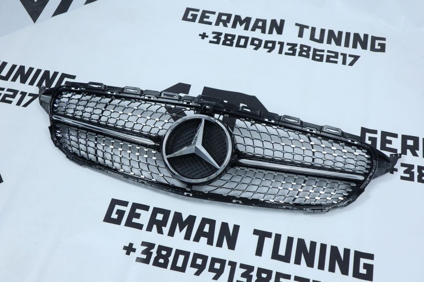 Решетка радиатора Mercedes C-Class W205 (2014-2018) в стиле Diamond Черная (с местом под камеру) 30126301 фото
