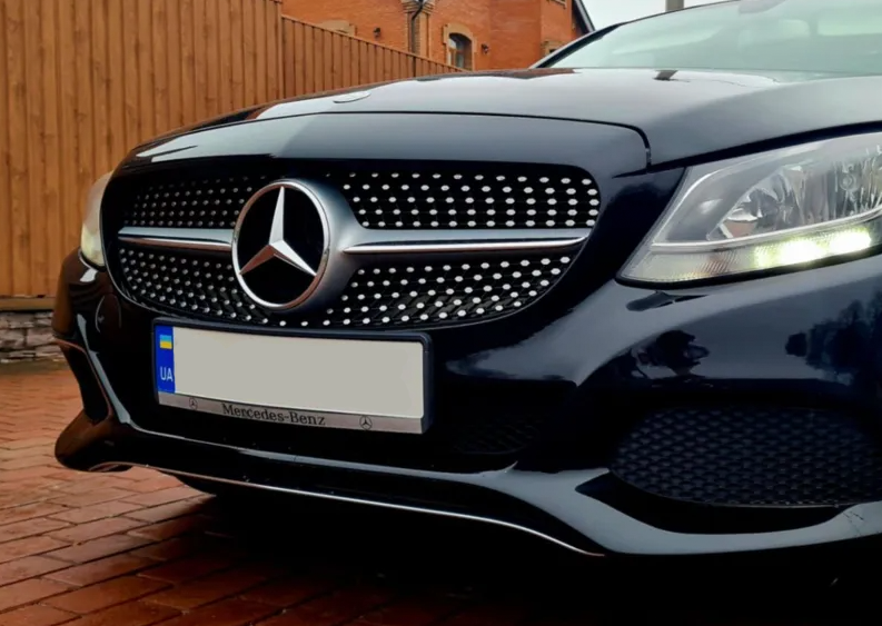 Решетка радиатора Mercedes C-Class W205 (2014-2018) в стиле Diamond Серая з хром (без места под камеру) MB-W205152 фото