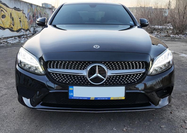 Решетка радиатора Mercedes C-Class W205 (2014-2018) в стиле Diamond Серая з хром (без места под камеру) MB-W205152 фото