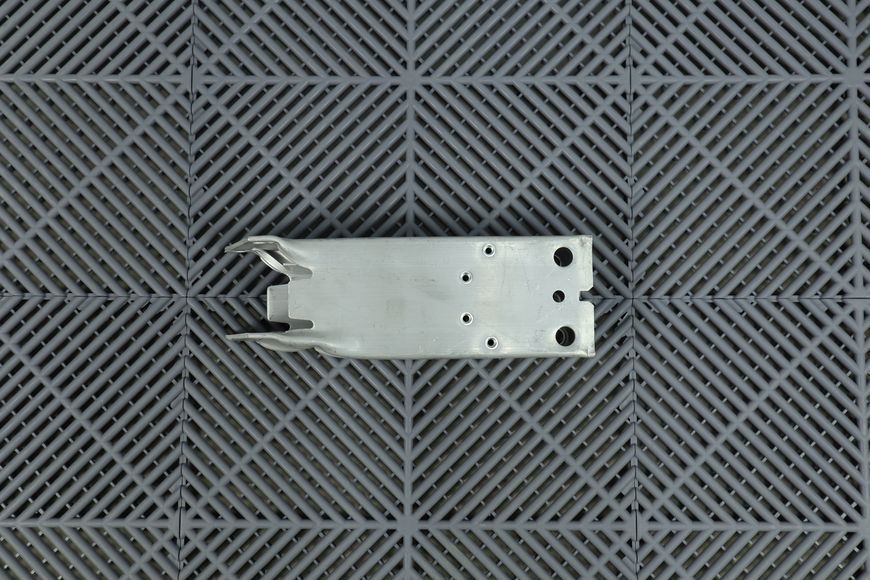 Кронштейн (підсилювач) переднього бампера на BMW X1 F48 (51117406386) Правий 51117406386 фото