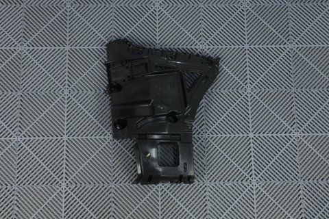Кріплення (центральне) заднього бампера на BMW X3 G01 (51127498520 / 51127400668) Праве (M-Paket) 51127498520 фото