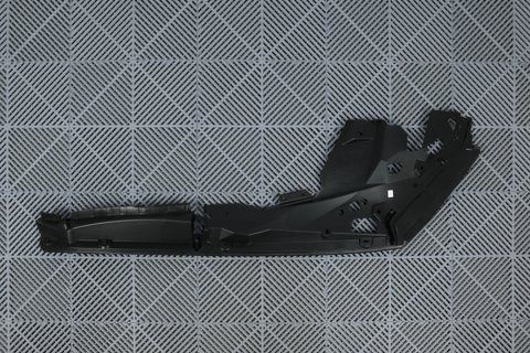 Уплотнитель крыла на BMW G05 G06 (51767418197) Левый 51767418197 фото