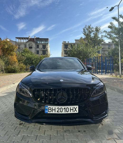 Решетка радиатора Mercedes C-Class W205 (2014-2018) в стиле GT Черная (без места под камеру) MB-W205174 фото