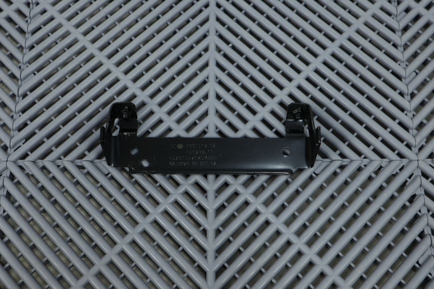 Крепление поперечной балки на BMW F20 F21 F22 F23 F30 F31 F34 F32 F36 F45 F46 F87 (51747331514 / 51747385734) 51747331514 / 51747385734 фото