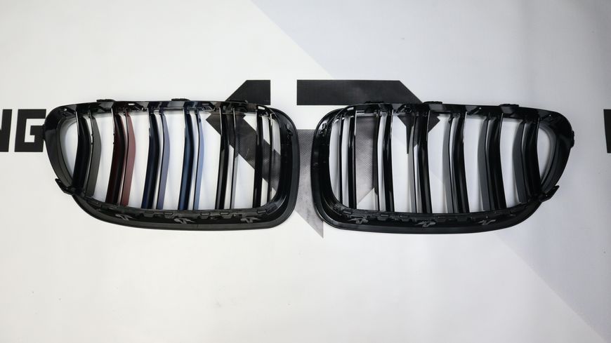 Решетка радиатора ноздри BMW F10 F11 (2010-2017) M-color 599 фото