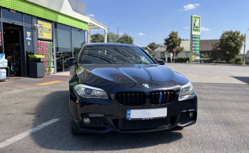 Решетка радиатора ноздри BMW F10 F11 (2010-2017) M-color 599 фото