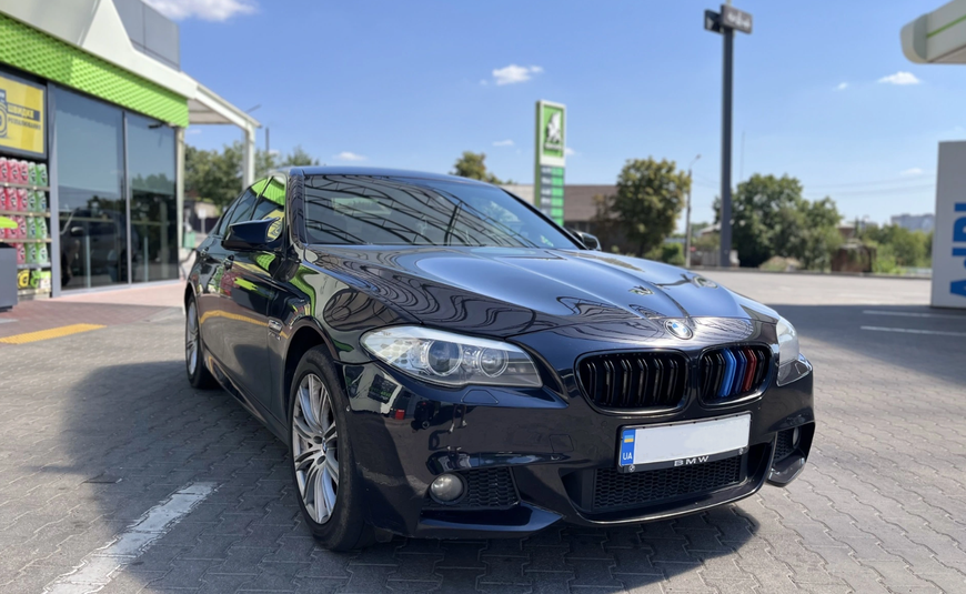 Решетка радиатора ноздри BMW F10 F11 (2010-2017) M-color 599 фото
