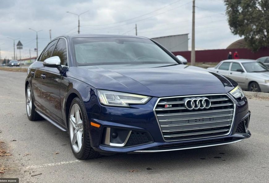 Решітка радіатора Audi A4 B9 (2015-2019) сіра з хромом в стилі S-Line A4-S181 фото