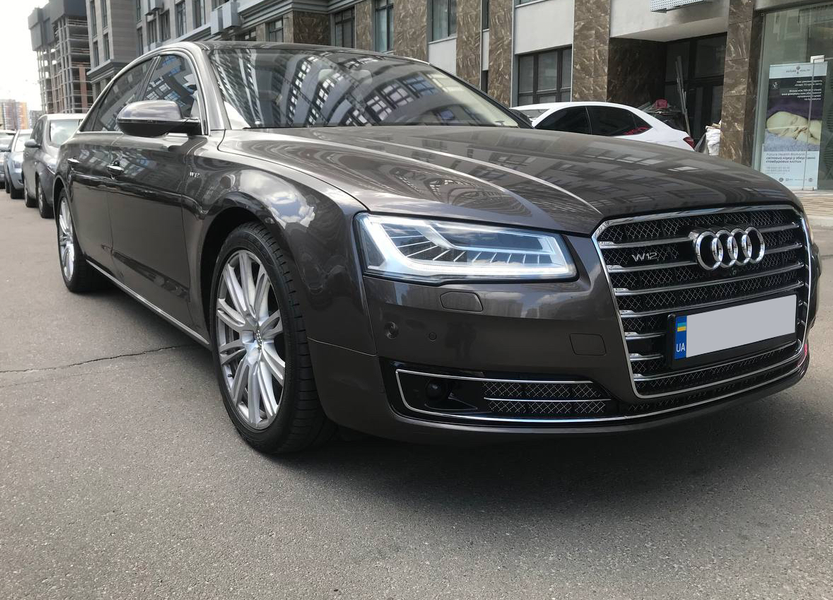 Решітка радіатора Audi A8 D4 (2014-2017) чорна з хромом в стилі W12 A8-S151 фото