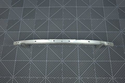 Усилитель переднего бампера на BMW G30 G31 (51117385290) 51117385290 фото