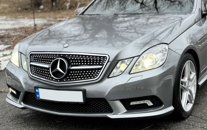 Решетка радиатора Mercedes E-Class W212 (2009-2013) в стиле Diamond Черная с хромом MB-W212081 фото