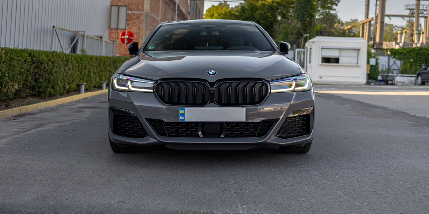 Решітка радіатора ніздрі BMW G30 G31 M5 F90 (2020-2023) чорний глянець BMW-G30212 фото