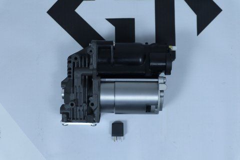 Компресор пневмопідвіски на BMW X5 E70 / X6 E71 (2007-2014) 37206789938 фото