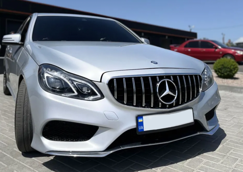 Решетка радиатора Mercedes E-Class W212 (2013-2016) в стиле GT Panamericana Черная с хромом MB-W212154 фото