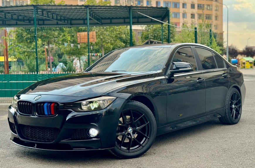 Накладки на зеркала BMW F20 F21 F22 F23 F30 F31 F32 F33 F36 черный глянец 464 фото