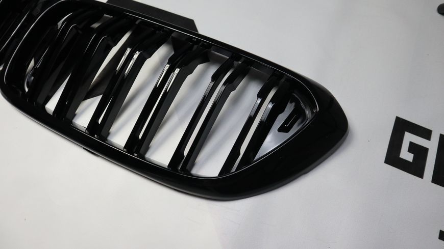 Решетка радиатора ноздри BMW G32 GT (2017-2020) черный глянец BMW-G32171 фото