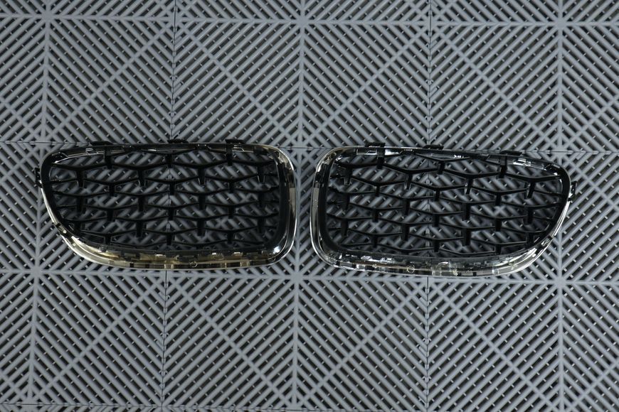Решетка радиатора ноздри BMW F10 F11 (2010-2017) Diamond Silver BMW-F10156 фото