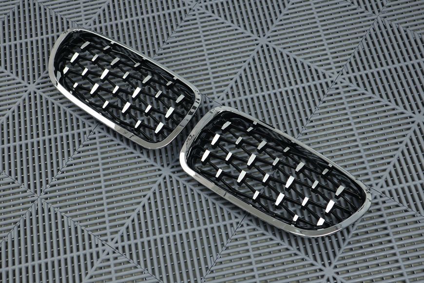 Решетка радиатора ноздри BMW F10 F11 (2010-2017) Diamond Silver BMW-F10156 фото
