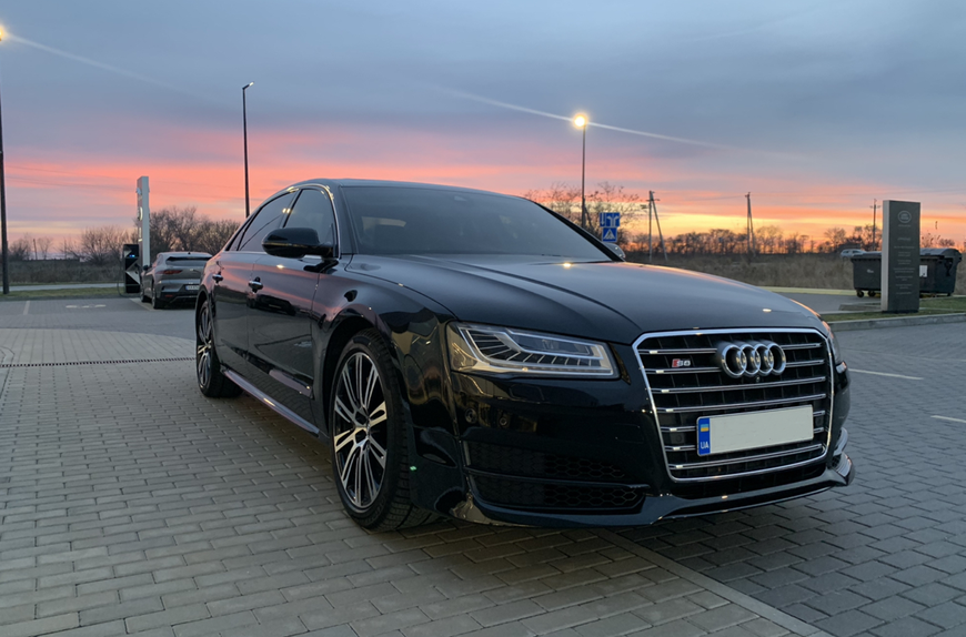 Передній бампер Audi A8 D4 (2014-2017) стиль S-Line S8-1 фото