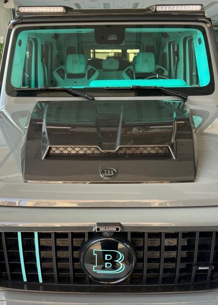 Карбоновий капот на Mercedes-Benz W464 (2018-2022) в стилі Brabus 7767 фото
