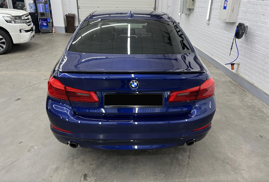 Спойлер BMW G30 M5 F90 стиль M Performance черный глянец 7931 фото
