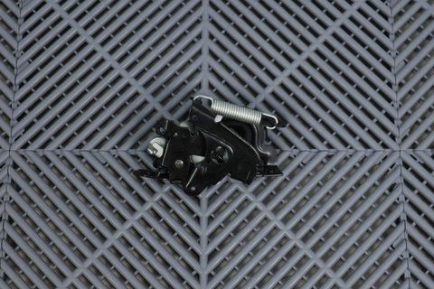 Замок капота на BMW G01 G02 G05 G06 G07 G11 G12 G14 G15 G16 G30 G31 G32 (51237347409) Правий 51237347409 фото