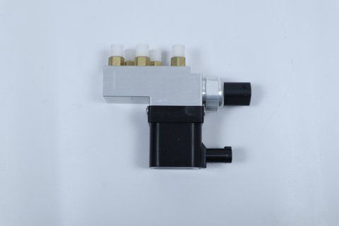 Блок клапанів на Mercedes W211 / C219 (2002-2010) A2113200158 фото