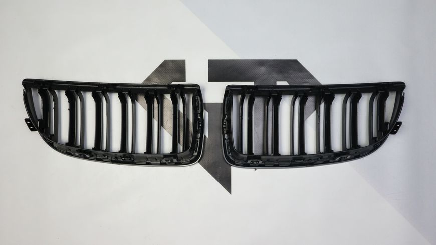 Решітка радіатора ніздрі BMW Е90 E91 (2005-2008) чорний мат BMW-E90052 фото
