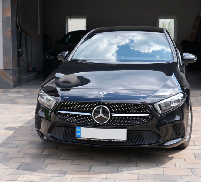 Решітка радіатора Mercedes A-Class W177 (2018-2022) в стилі Diamond Чорна з хромом MB-W177181 фото
