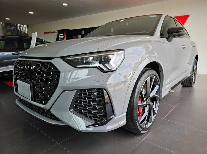 Передний бампер Audi Q3 83A (2018-2022) стиль RSQ3 YS-020RSQ3 фото