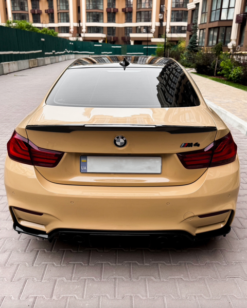 Спойлер BMW M4 F82 стиль M4 чорний глянець 1240 фото