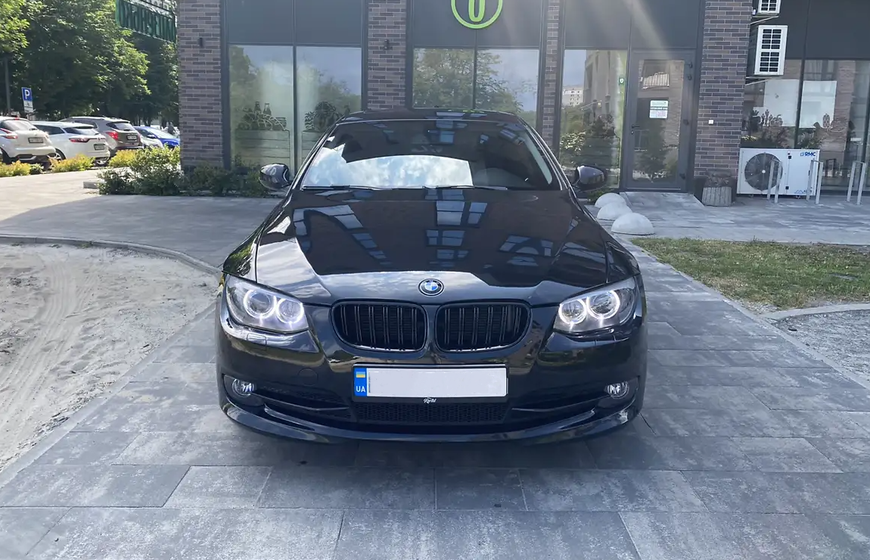 Решетка радиатора ноздри BMW Е92 E93 (2010-2013) черный глянец 8968 фото
