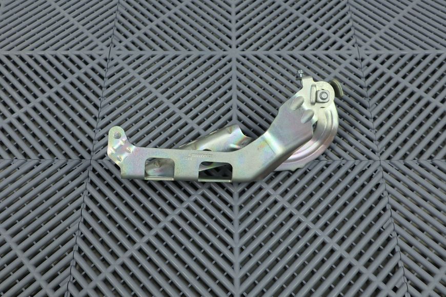 Петля капота на Mercedes-Benz C-Class W205 (2058800628) Ліва 2058800628 фото