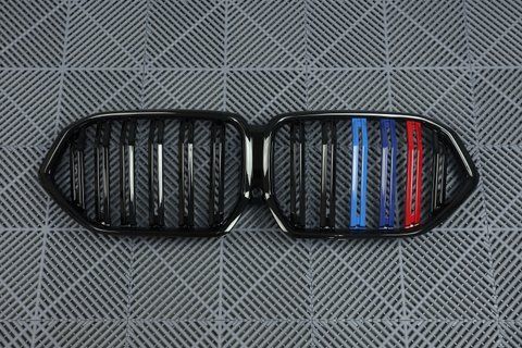 Решетка радиатора ноздри BMW X6 G06 (2019-2022) M-color BMW-G06195 фото