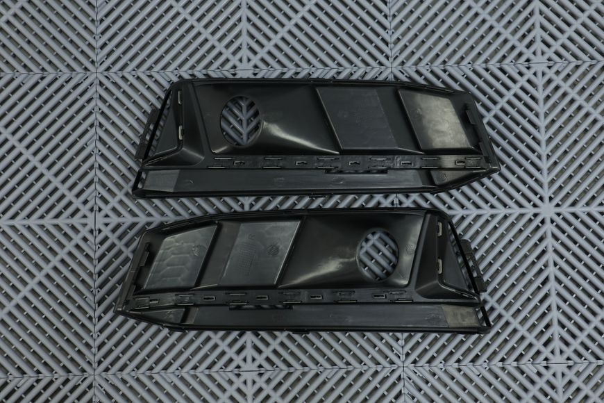 Решетки переднего бампера на Audi A4 B9 (2015-2019) Черные с серым в стиле S-Line (под радары) A4-S0156 фото