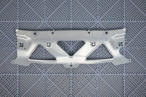 Воздуховод панели радиатора на BMW G11 G12 G32 (51647357207) Алюминий 51647357207 фото