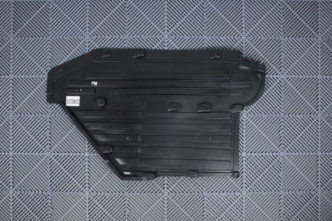 Центральный защитный щиток под днищем на BMW G11 G12 G14 G15 G16 G30 G31 G32 (51757340172) 51757340172 фото